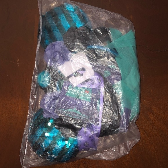 Minnie Mouse the Main Attraction Ear Headband - Picture 10 of 10